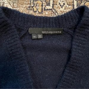 360 Cashmere V neck Sweater